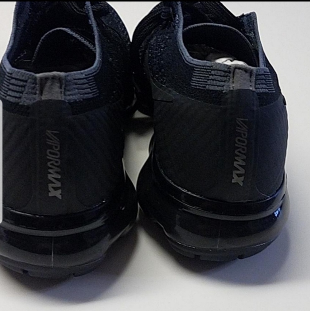 Nike vapormax flyknit- black size 7(250mm)